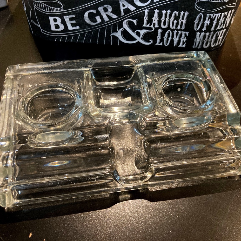 Vintage desk caddy/inkwell/pen rest